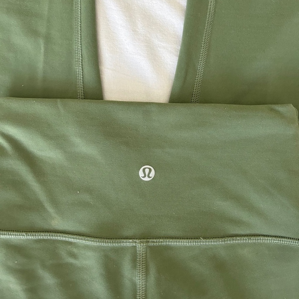 Lululemon tights size 10